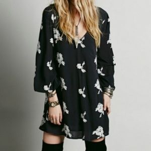 FREE PEOPLE LONG SLEEVE EMBROIDERED DRESS XS